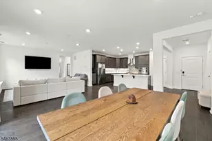 11 Veterans Wy, Morris Plains, NJ 07950 - Photo 8