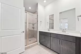 11 Veterans Wy, Morris Plains, NJ 07950 - Photo 16