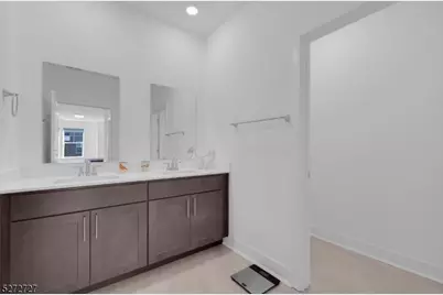 11 Veterans Way #121, Morris Plains, NJ 07950 - Photo 10