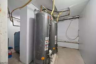 891 S 14th St, Newark, NJ 07108 - Photo 26