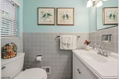 373 Plymouth Rd, Union Township, NJ 07083 - Photo 8