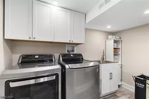 13 Larch Dr, Chester, NJ 07930 - Photo 12