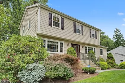 34 Cavell Pl, West Caldwell, NJ 07006 - Photo 2