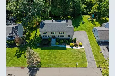 34 Cavell Pl, West Caldwell, NJ 07006 - Photo 4