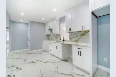 37 Philip Pl, Irvington, NJ 07111 - Photo 6