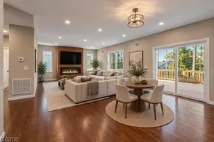 6 Chamberlain Ln, Mount Olive, NJ 07828 - Photo 8
