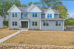 6 Chamberlain Ln, Mount Olive, NJ 07828 - Photo 1