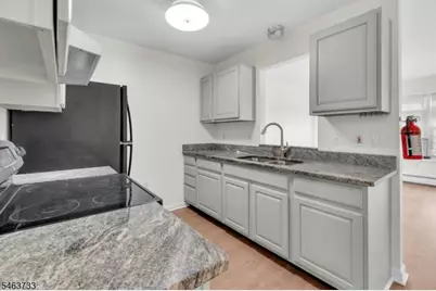 65 Montgomery, Irvington, NJ 07111 - Photo 4