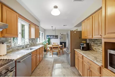 33 Celtic Way, Parsippany, NJ 07054 - Photo 12
