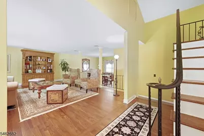 33 Celtic Way, Parsippany, NJ 07054 - Photo 4