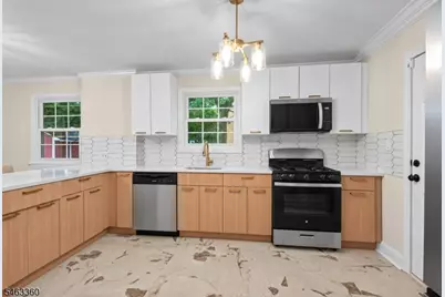 825 Bishop St, Union Township, NJ 07083 - Photo 20