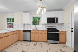 825 Bishop St, Union Township, NJ 07083 - Photo 20