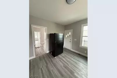 146 Leslie St, Newark, NJ 07112 - Photo 8