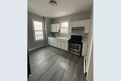 146 Leslie St, Newark, NJ 07112 - Photo 6