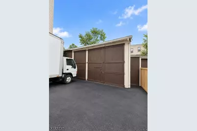 146 Leslie St, Newark, NJ 07112 - Photo 16