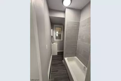 146 Leslie St, Newark, NJ 07112 - Photo 12