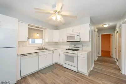 74 Pine St, Verona, NJ 07044 - Photo 16