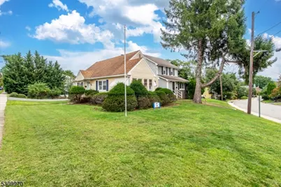 74 Pine St, Verona, NJ 07044 - Photo 4