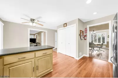 100 Howell Ave, Woodbridge Township, NJ 08863 - Photo 10