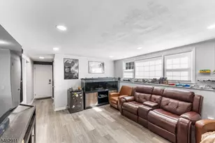 738 County Rd 579, Raritan Township, NJ 08822 - Photo 14