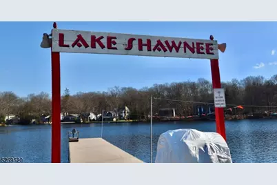 60 W Shawnee Trl, Jefferson Township, NJ 07885 - Photo 2