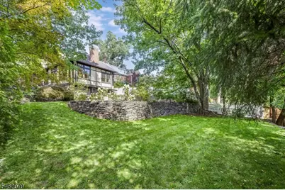 121 Christopher St, Montclair, NJ 07042 - Photo 48