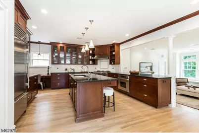 121 Christopher St, Montclair, NJ 07042 - Photo 12