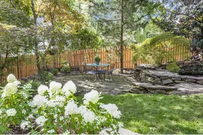 121 Christopher St, Montclair, NJ 07042 - Photo 46