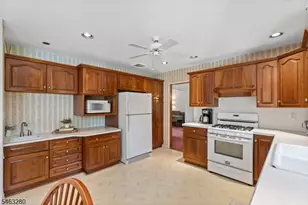 913 Madison Ave, Bridgewater, NJ 08807 - Photo 14