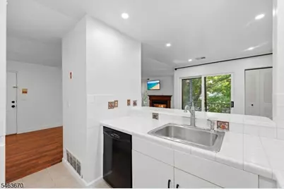 320 Edpas Rd, New Brunswick, NJ 08901 - Photo 8