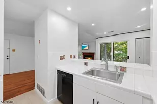 320 Edpas Rd, New Brunswick, NJ 08901 - Photo 8