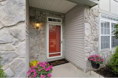 6 Harvard Cir, Montgomery Township, NJ 08540 - Photo 2