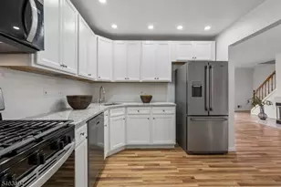 26 Seton Hall Dr, Newark, NJ 07103 - Photo 8
