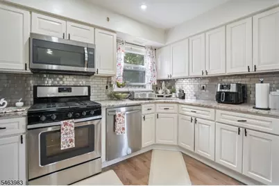 7 Veterans Pl, North Arlington, NJ 07031 - Photo 6