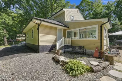 29 Camelot Dr, West Milford, NJ 07480 - Photo 36