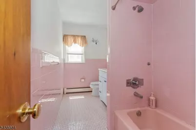 164 Page St, Elmwood Park, NJ 07407 - Photo 24
