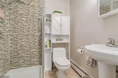 26 Lenape Trl, Wayne, NJ 07470 - Photo 10