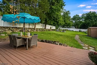 26 Lenape Trl, Wayne, NJ 07470 - Photo 18