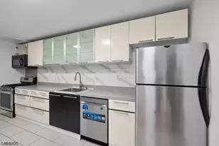 82 Garfield Ave, Jersey City, NJ 07305 - Photo 10