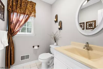 96 Carol Pl, Wayne, NJ 07470 - Photo 32