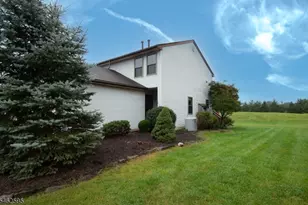 243 Spruce Ct, Raritan Township, NJ 08822 - Photo 2