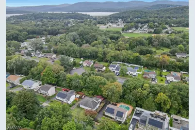 21 Aldrin Dr, Wanaque, NJ 07465 - Photo 44
