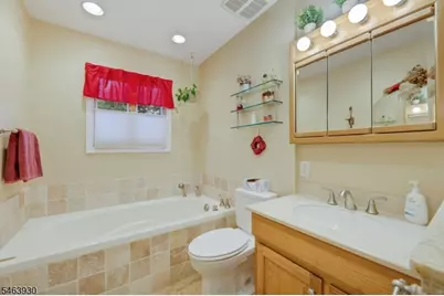21 Aldrin Dr, Wanaque, NJ 07465 - Photo 18