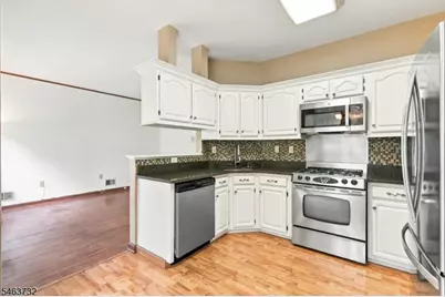 15 Champlain Way, Franklin Township, NJ 08823 - Photo 12