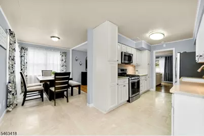 333 Foxwood Rd, Union Township, NJ 07083 - Photo 12