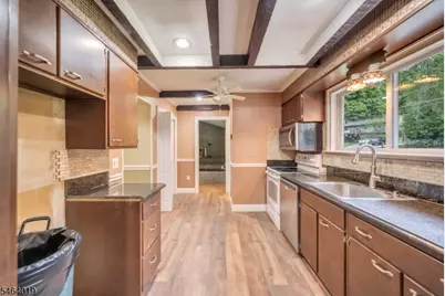10 Hunters Ln, Byram Township, NJ 07821 - Photo 12