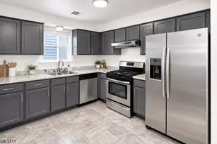 63 Hobson St, Newark, NJ 07112 - Photo 2