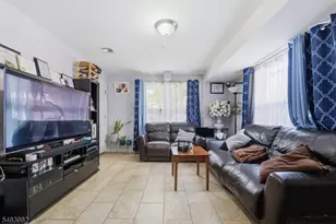 572 S 11th St, Newark, NJ 07103 - Photo 16