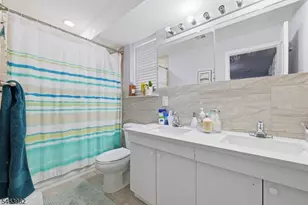 572 S 11th St, Newark, NJ 07103 - Photo 24