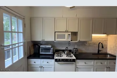 19 Dartmouth Ave #2B, Bridgewater, NJ 08807 - Photo 4